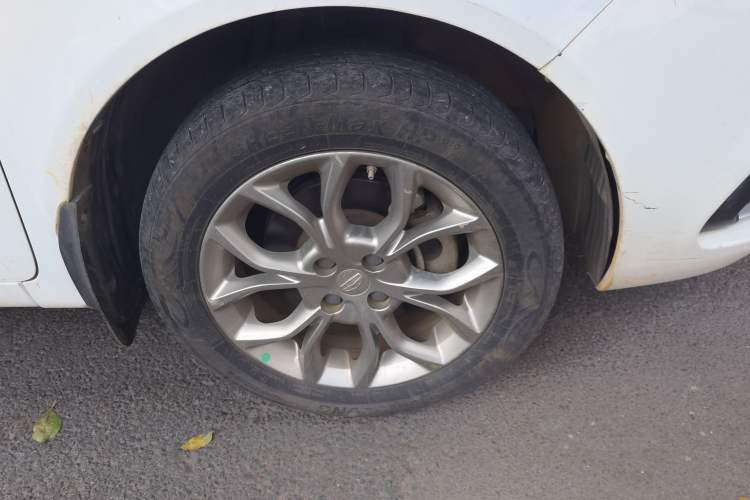Used Geely Auto Vision 2018 1.5L Automatic Prestige Model Right Front Wheel Hub