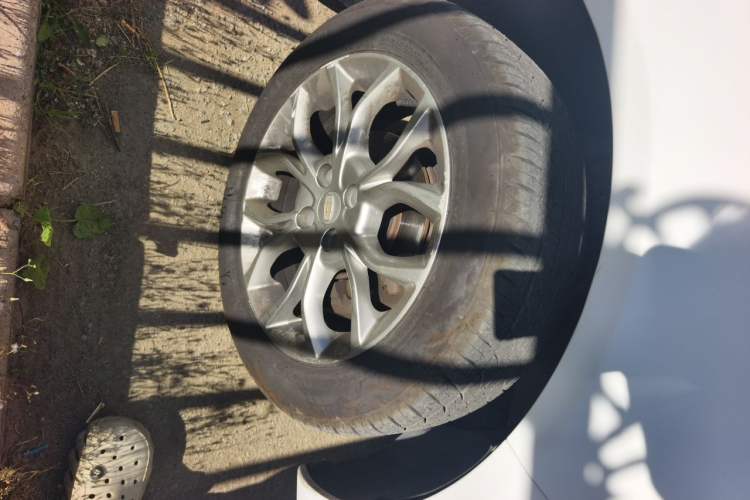 Used Geely Auto Vision 2018 1.5L Manual Happiness Edition Right Front Wheel Hub