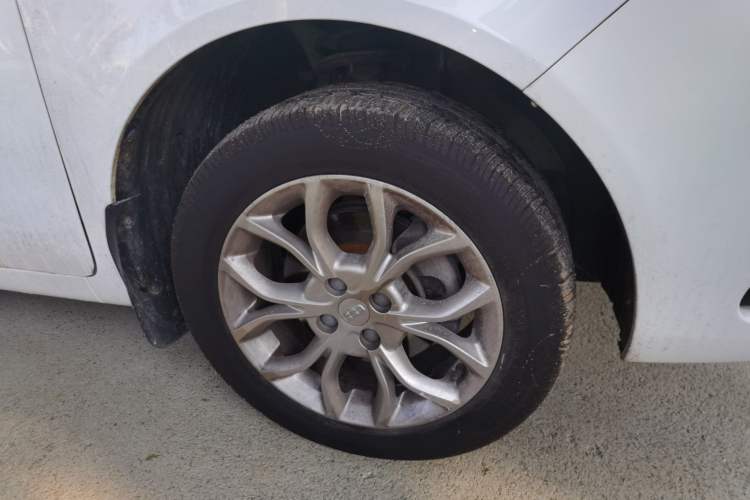 Used Geely Auto Vision 2018 1.5L Automatic Happiness Edition Right Front Wheel Hub