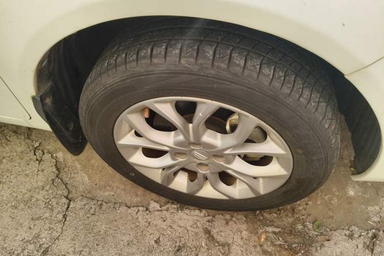 Used Geely Auto Vision 2018 1.5L Automatic Happiness Edition Right Front Wheel Hub