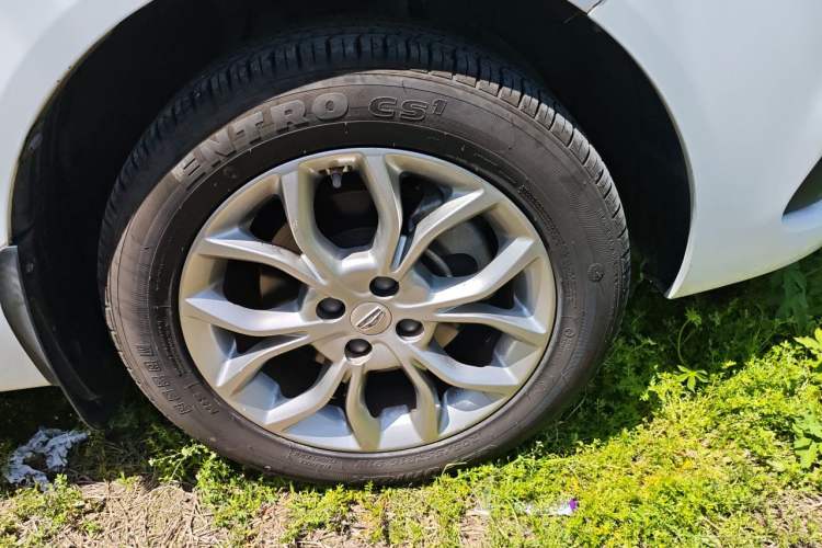 Used Geely Auto Vision 2018 1.5L Automatic Prestige Model Right Front Wheel Hub