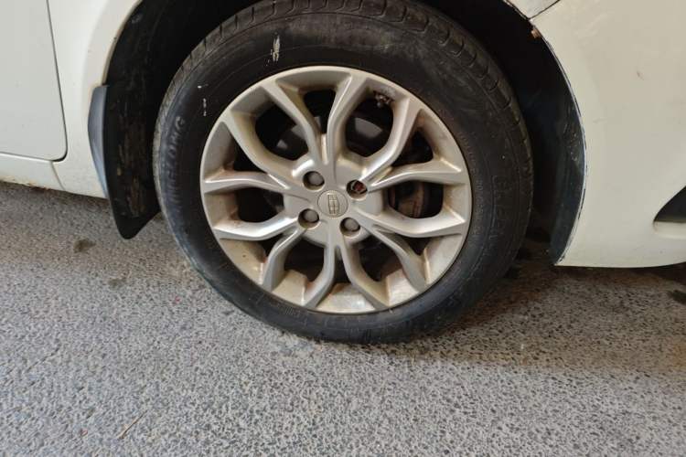 Used Geely Auto Vision 2018 1.5L Manual Happiness Edition Right Front Wheel Hub