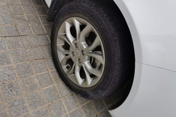 Used Geely Auto Vision 2018 1.5L Automatic Happiness Edition Right Front Wheel Hub
