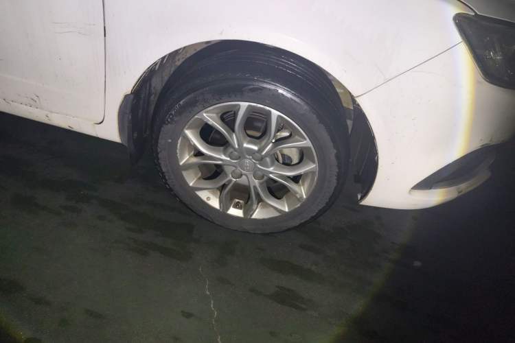 Used Geely Auto Vision 2018 1.5L Automatic Prestige Model Right Front Wheel Hub