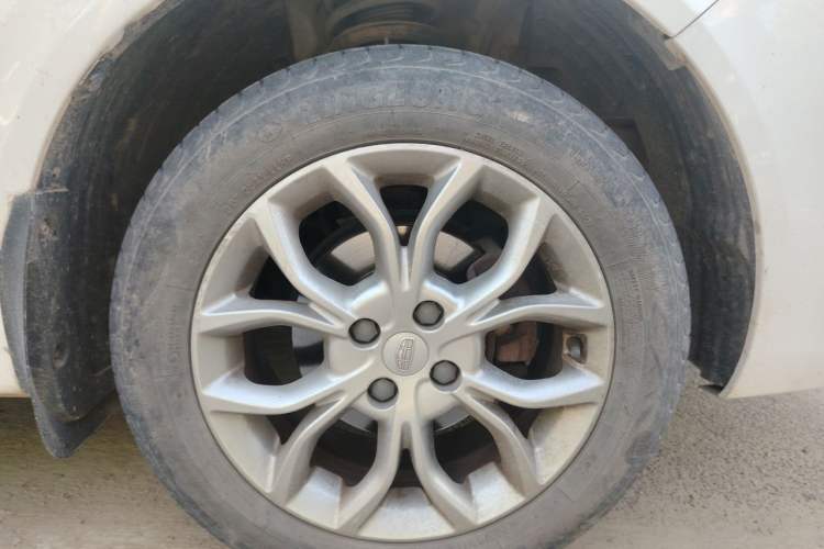 Used Geely Auto Vision 2018 1.5L Manual Happiness Edition Right Front Wheel Hub