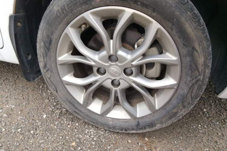 Used Geely Auto Vision 2018 1.5L Automatic Prestige Model Right Front Wheel Hub