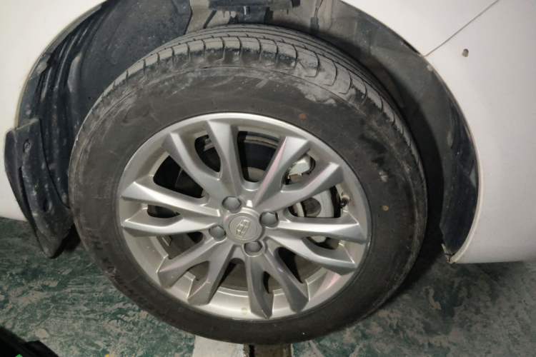 Used Geely Auto Vision 2018 1.5L Automatic Prestige Model Right Front Wheel Hub