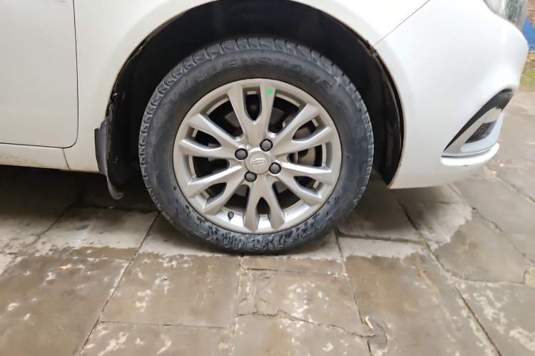 Used Geely Auto Vision 2018 1.5L Automatic Happiness Edition Right Front Wheel Hub