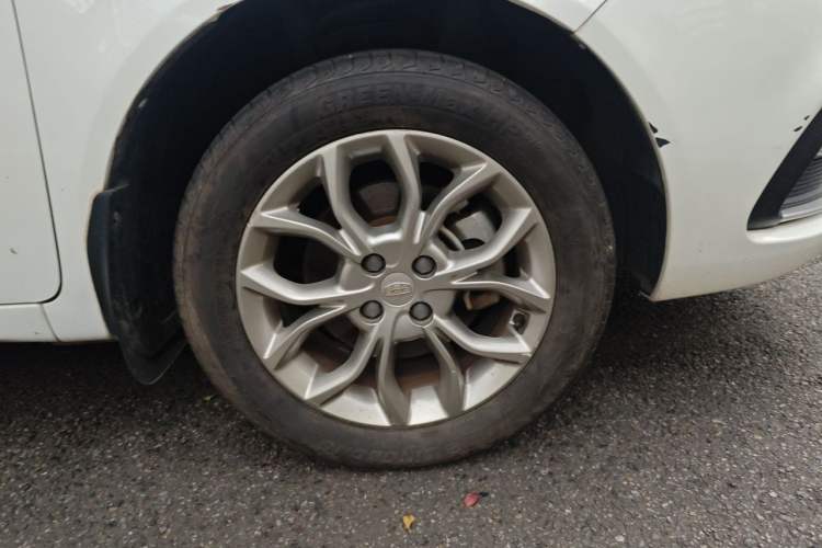 Used Geely Auto Vision 2018 1.5L Automatic Prestige Model Right Front Wheel Hub
