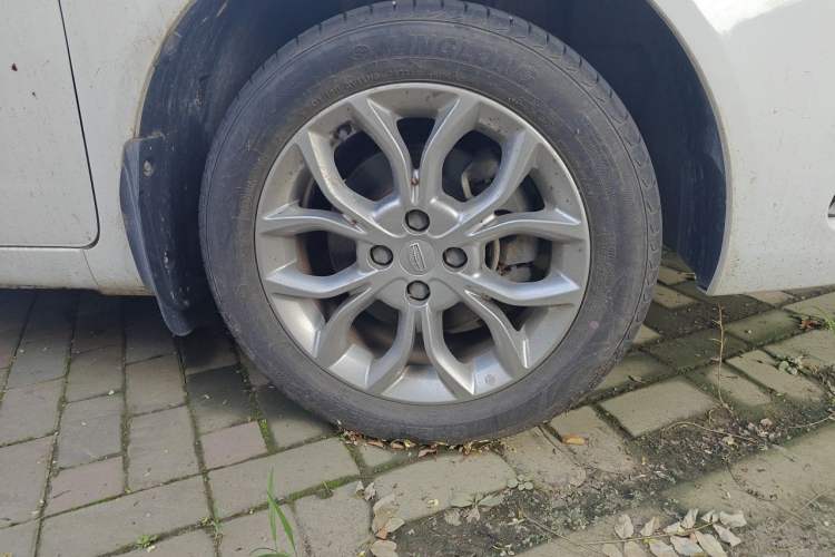 Used Geely Auto Vision 2018 1.5L Automatic Prestige Model Right Front Wheel Hub