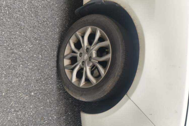Used Geely Auto Vision 2018 1.5L Automatic Prestige Model Right Front Wheel Hub