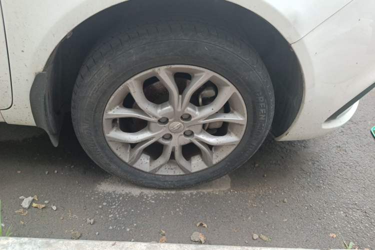 Used Geely Auto Vision 2018 1.5L Automatic Happiness Edition Right Front Wheel Hub