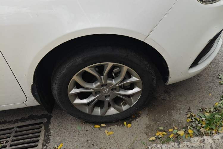 Used Geely Auto Vision 2018 1.5L Automatic Prestige Model Right Front Wheel Hub