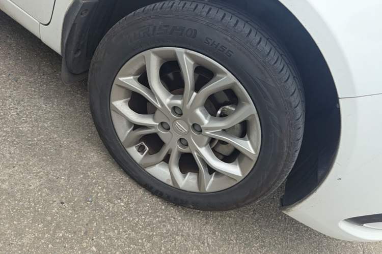 Used Geely Auto Vision 2018 1.5L Automatic Happiness Edition Right Front Wheel Hub