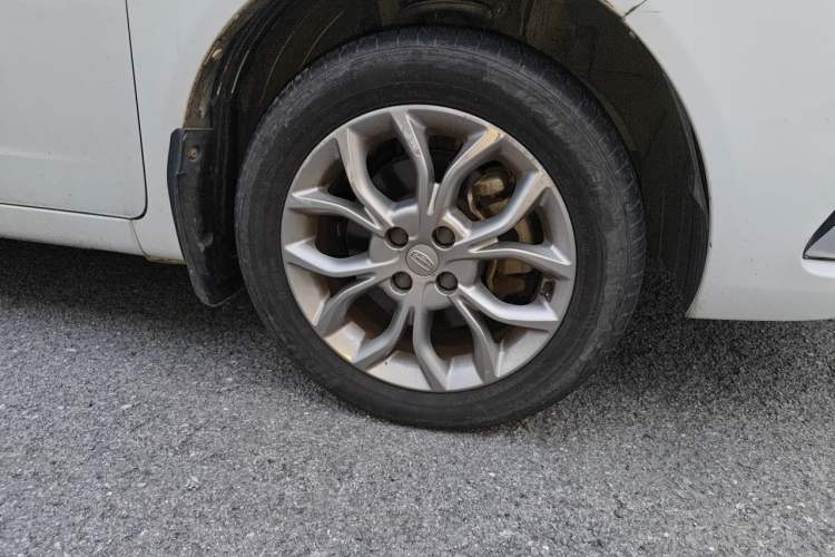 Used Geely Auto Vision 2018 1.5L Automatic Happiness Edition Right Front Wheel Hub