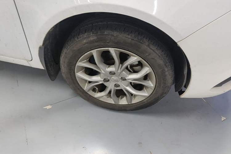 Used Geely Auto Vision 2018 1.5L Manual Happiness Edition Right Front Wheel Hub