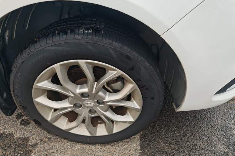 Used Geely Auto Vision 2018 1.5L Automatic Happiness Edition Right Front Wheel Hub