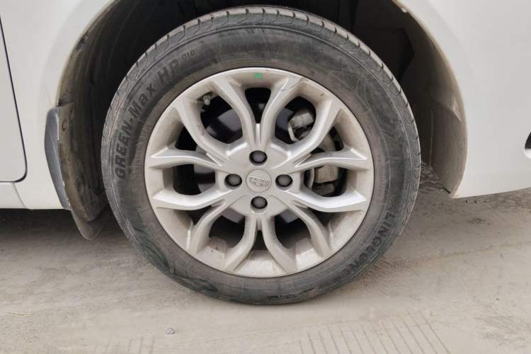 Used Geely Auto Vision 2018 1.5L Automatic Happiness Edition Right Front Wheel Hub