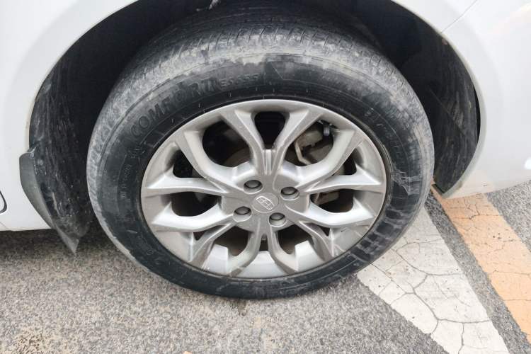 Used Geely Auto Vision 2018 1.5L Automatic Prestige Model Right Front Wheel Hub