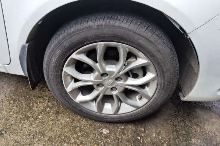 Used Geely Auto Vision 2018 1.5L Automatic Happiness Edition Right Front Wheel Hub