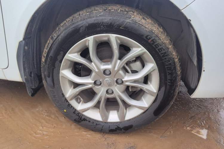 Used Geely Auto Vision 2018 1.5L Automatic Happiness Edition Right Front Wheel Hub