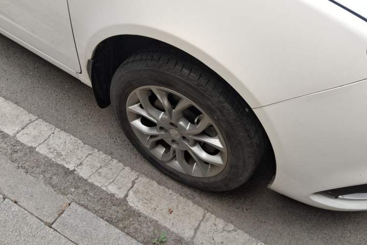 Used Geely Auto Vision 2018 1.5L Automatic Happiness Edition Right Front Wheel Hub