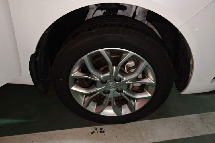 Used Geely Auto Vision 2018 1.5L Automatic Happiness Edition Right Front Wheel Hub
