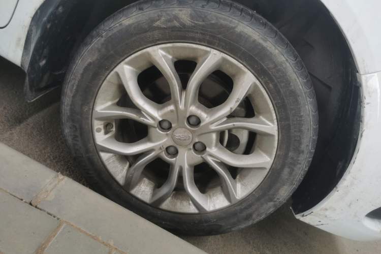 Used Geely Auto Vision 2018 1.5L Automatic Happiness Edition Right Front Wheel Hub