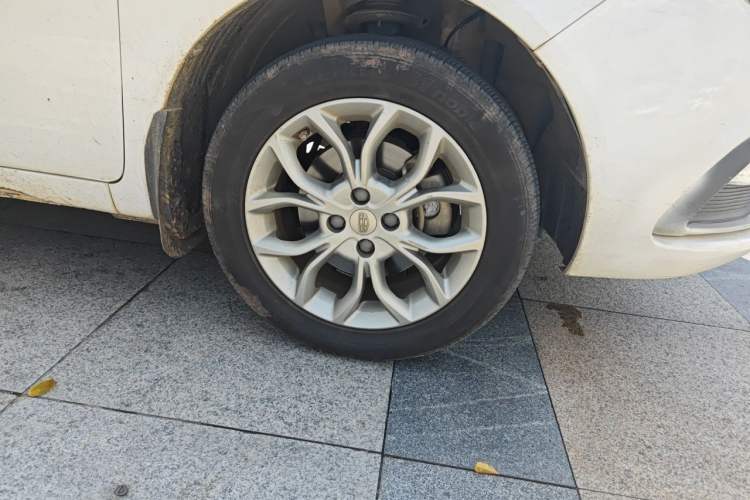 Used Geely Auto Vision 2018 1.5L Automatic Prestige Model Right Front Wheel Hub
