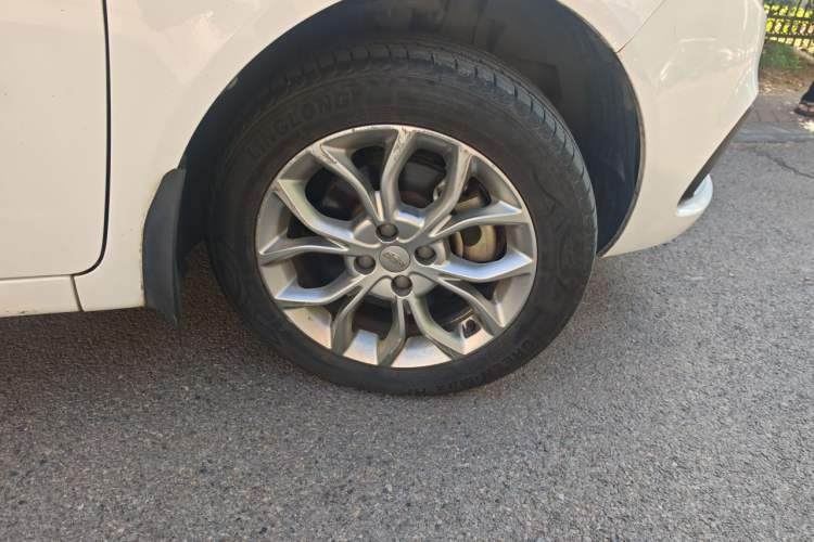 Used Geely Auto Vision 2018 1.5L Automatic Happiness Edition Right Front Wheel Hub