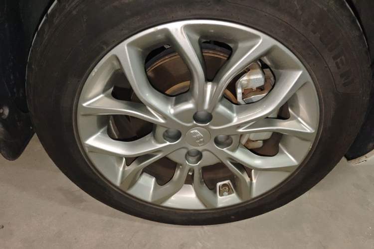 Used Geely Auto Vision 2018 1.5L Automatic Prestige Model Right Front Wheel Hub