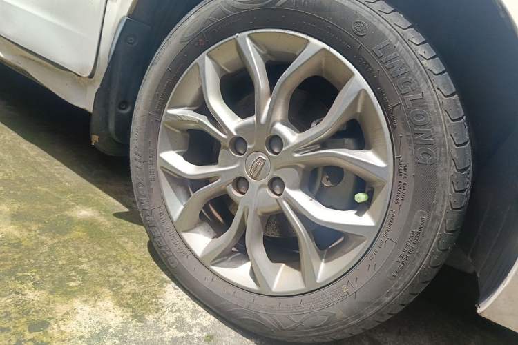 Used Geely Auto Vision 2018 1.5L Automatic Happiness Edition Right Front Wheel Hub