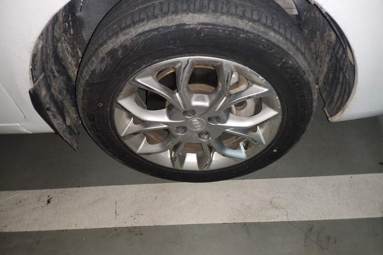 Used Geely Auto Vision 2018 1.5L Automatic Prestige Model Right Front Wheel Hub