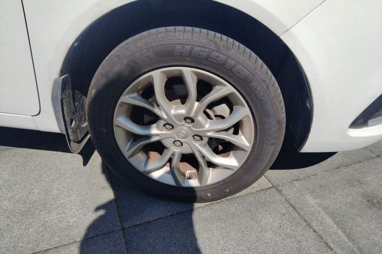 Used Geely Auto Vision 2018 1.5L Automatic Happiness Edition Right Front Wheel Hub