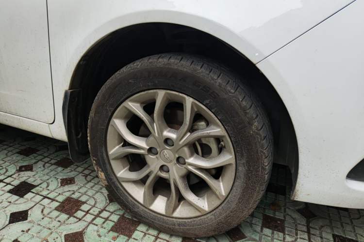 Used Geely Auto Vision 2018 1.5L Automatic Prestige Model Right Front Wheel Hub