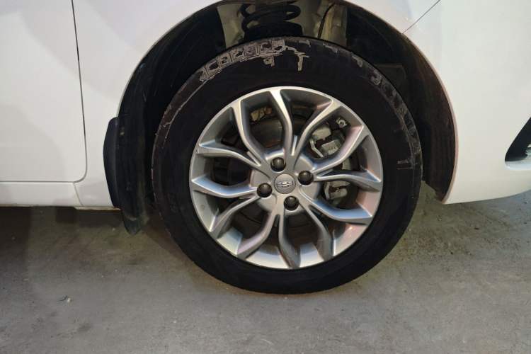 Used Geely Auto Vision 2018 1.5L Automatic Prestige Model Right Front Wheel Hub