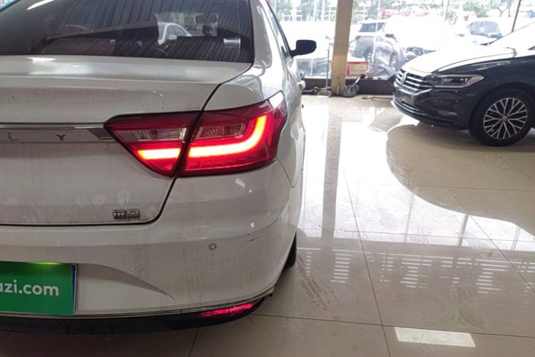 Used Geely Auto Vision 2018 1.5L Automatic Happiness Edition Right Rear Taillight
