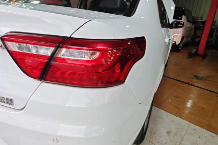 Used Geely Auto Vision 2018 1.5L Automatic Happiness Edition Right Rear Taillight