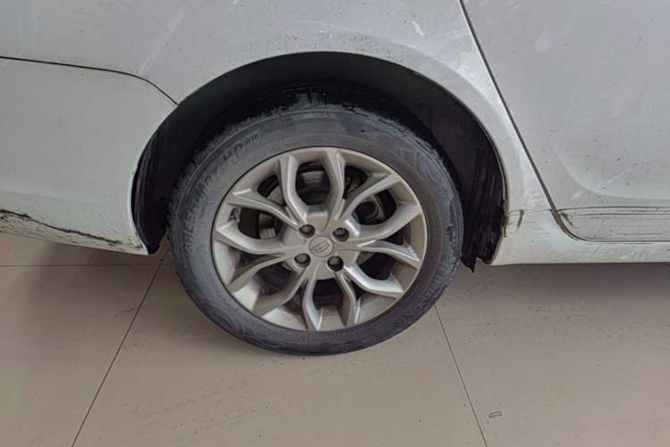 Used Geely Auto Vision 2018 1.5L Automatic Happiness Edition Right Rear Wheel Hub