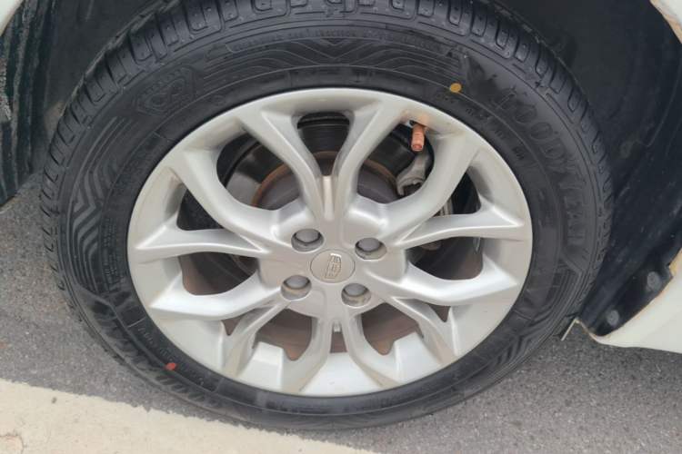 Used Geely Auto Vision 2018 1.5L Automatic Happiness Edition Right Rear Wheel Hub