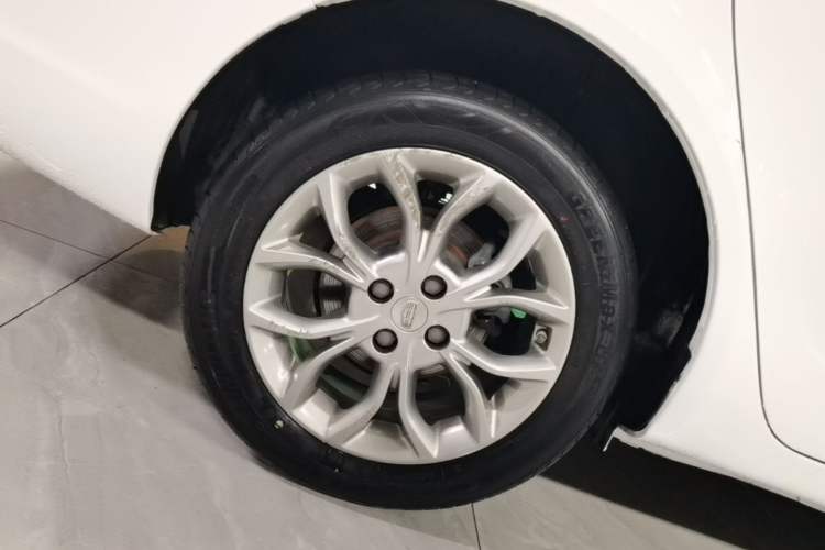 Used Geely Auto Vision 2018 1.5L Automatic Prestige Model Right Rear Wheel Hub