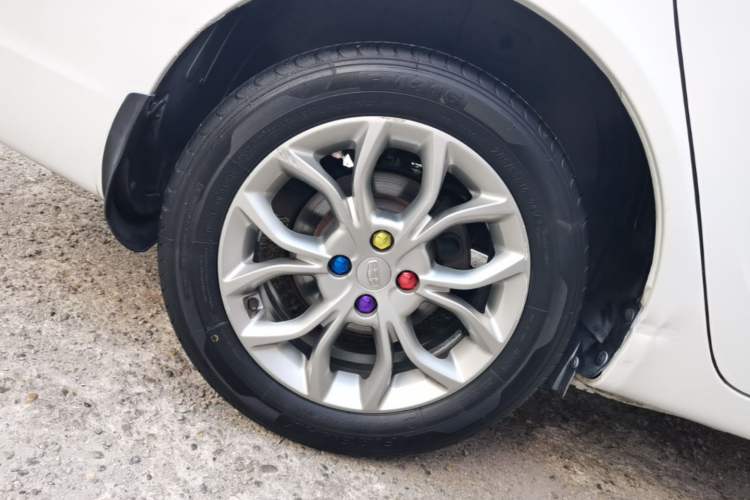 Used Geely Auto Vision 2018 1.5L Manual Happiness Edition Right Rear Wheel Hub