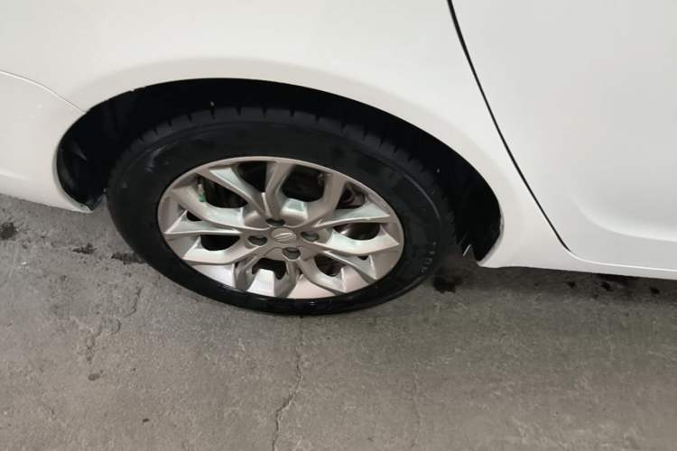 Used Geely Auto Vision 2018 1.5L Automatic Happiness Edition Right Rear Wheel Hub