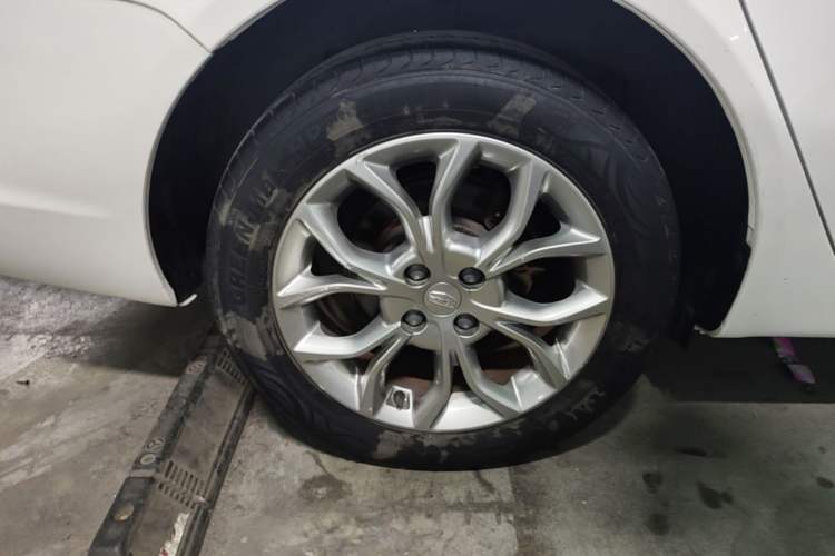 Used Geely Auto Vision 2018 1.5L Manual Happiness Edition Right Rear Wheel Hub