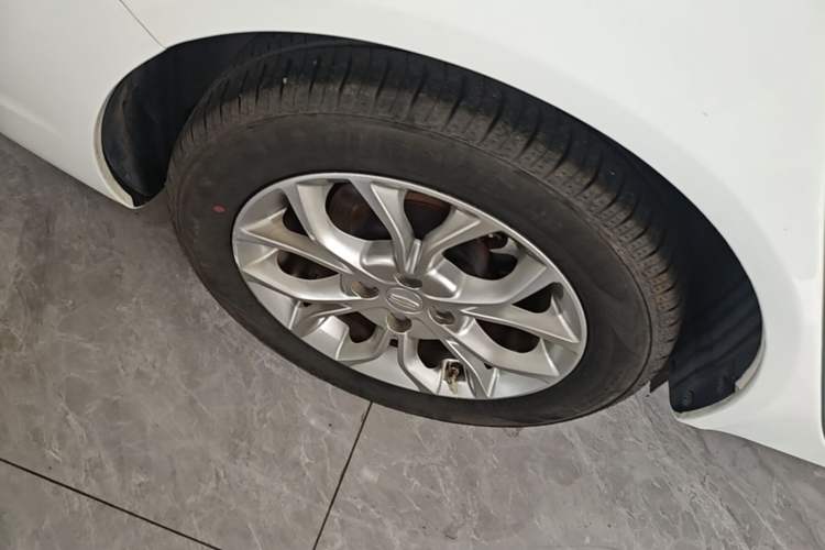 Used Geely Auto Vision 2018 1.5L Automatic Happiness Edition Right Rear Wheel Hub