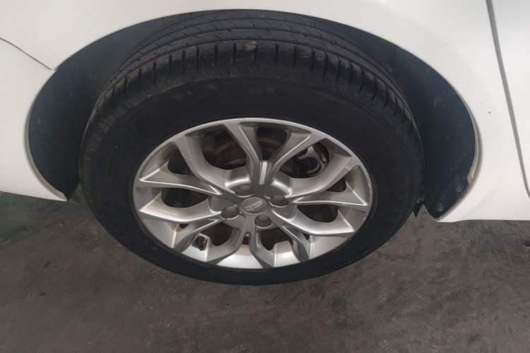 Used Geely Auto Vision 2018 1.5L Automatic Happiness Edition Right Rear Wheel Hub