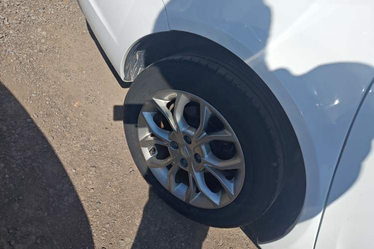 Used Geely Auto Vision 2018 1.5L Manual Happiness Edition Right Rear Wheel Hub
