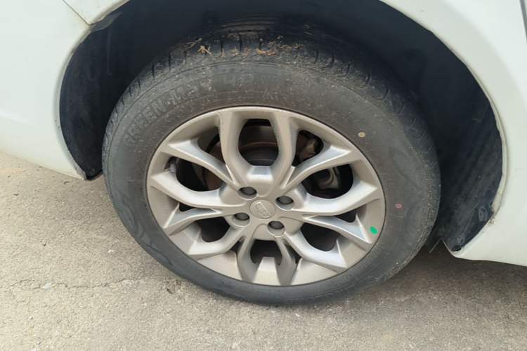 Used Geely Auto Vision 2018 1.5L Manual Happiness Edition Right Rear Wheel Hub