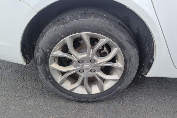 Used Geely Auto Vision 2018 1.5L Automatic Prestige Model Right Rear Wheel Hub