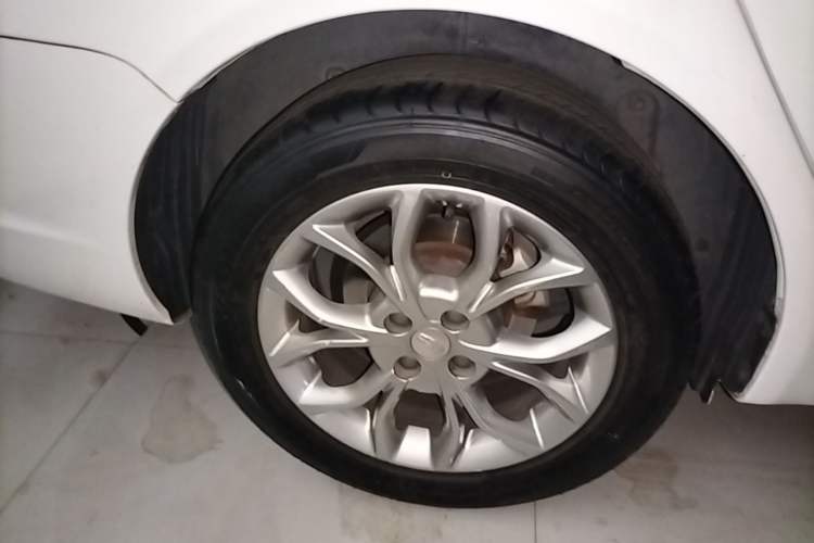 Used Geely Auto Vision 2018 1.5L Automatic Happiness Edition Right Rear Wheel Hub